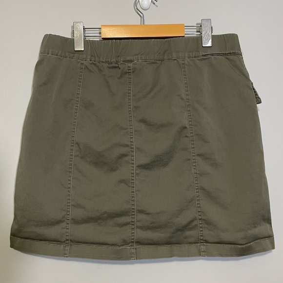 Westport Skort - Cargo Style Green Medium‎ - Picture 2 of 5
